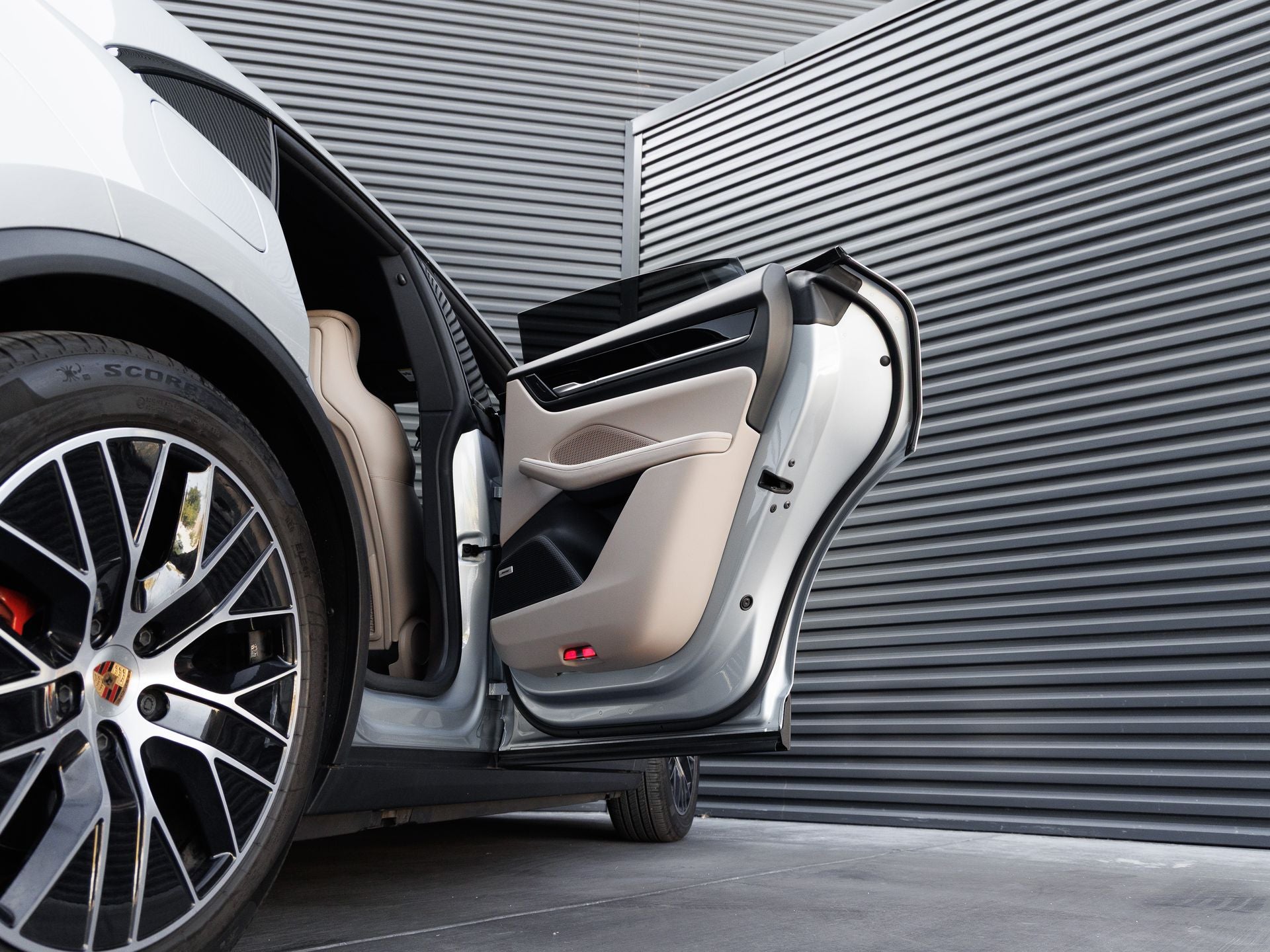 2025 Porsche Macan 4S Electric