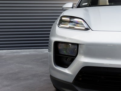 2025 Porsche Macan 4S Electric
