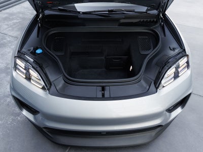 2025 Porsche Macan 4S Electric