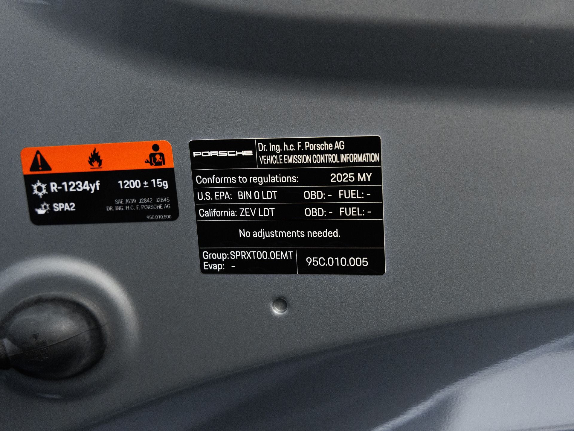 2025 Porsche Macan 4S Electric