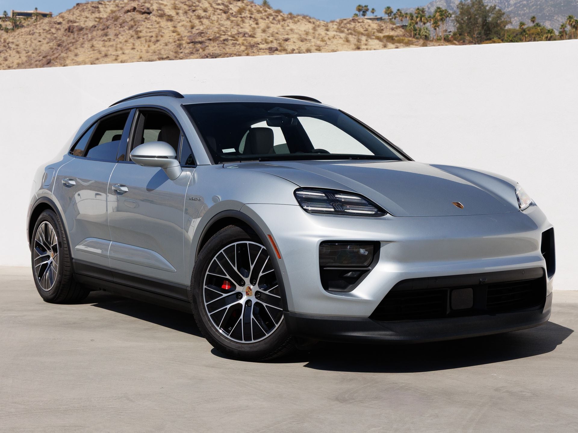 2025 Porsche Macan 4S Electric