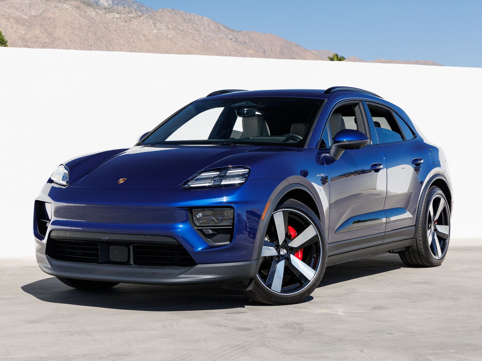 2025 Porsche Macan Macan 4S Electric's photo
