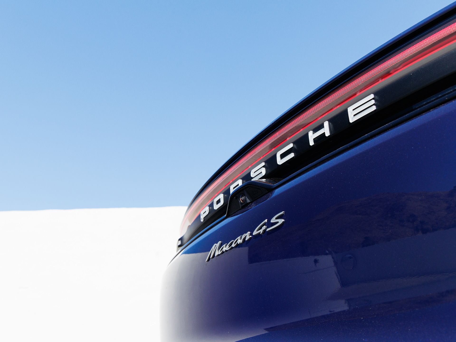2025 Porsche Macan 4S Electric