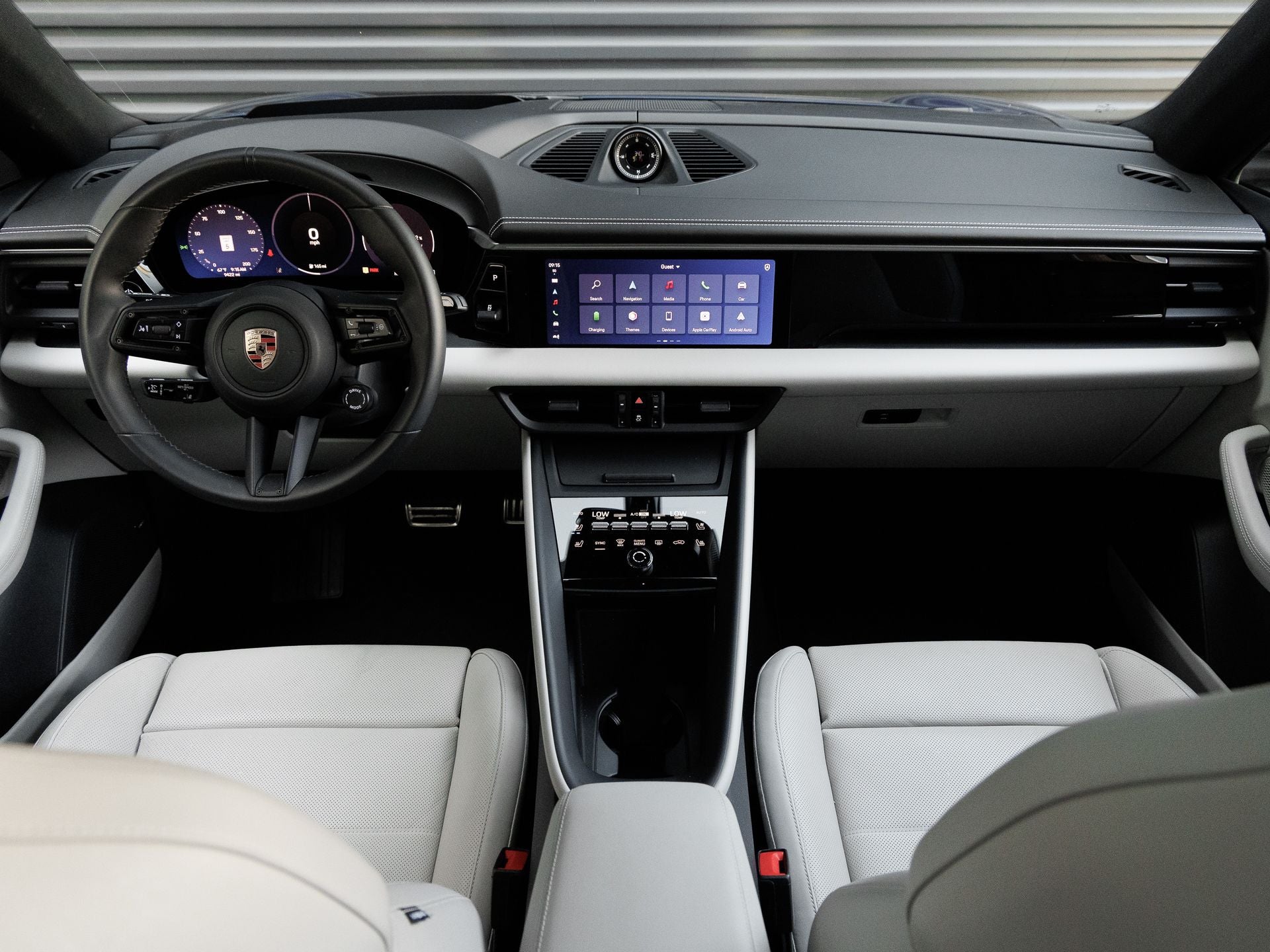 2025 Porsche Macan 4S Electric