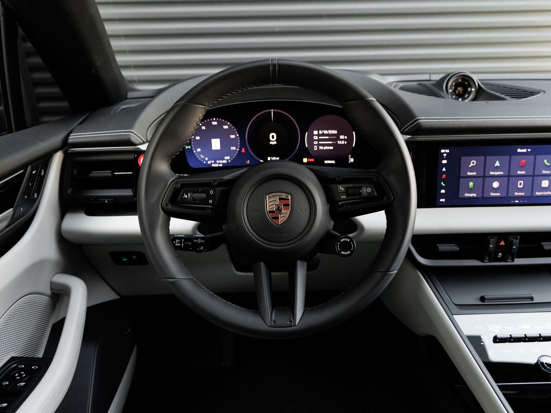 2025 Porsche Macan 4S Electric