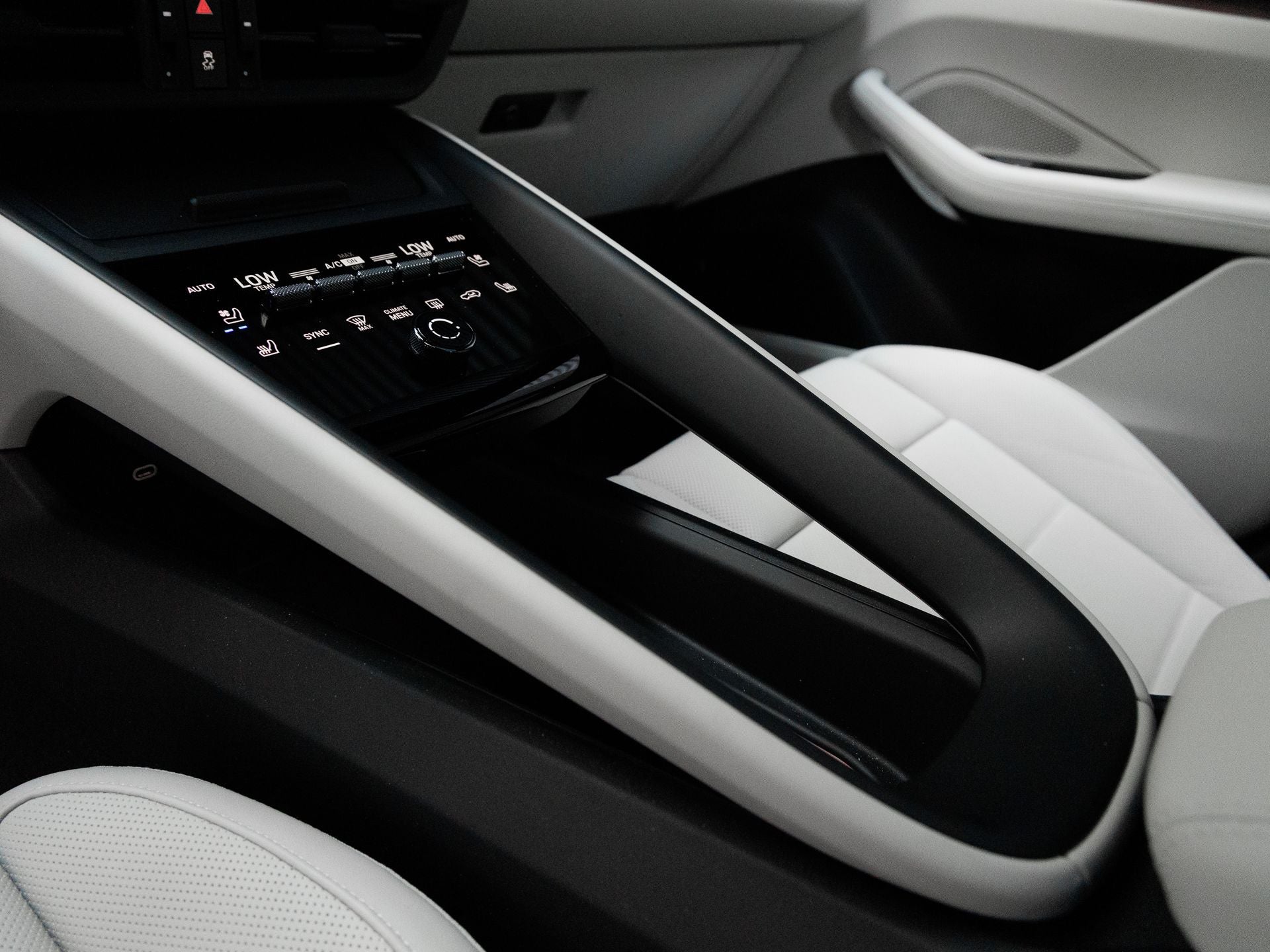 2025 Porsche Macan 4S Electric