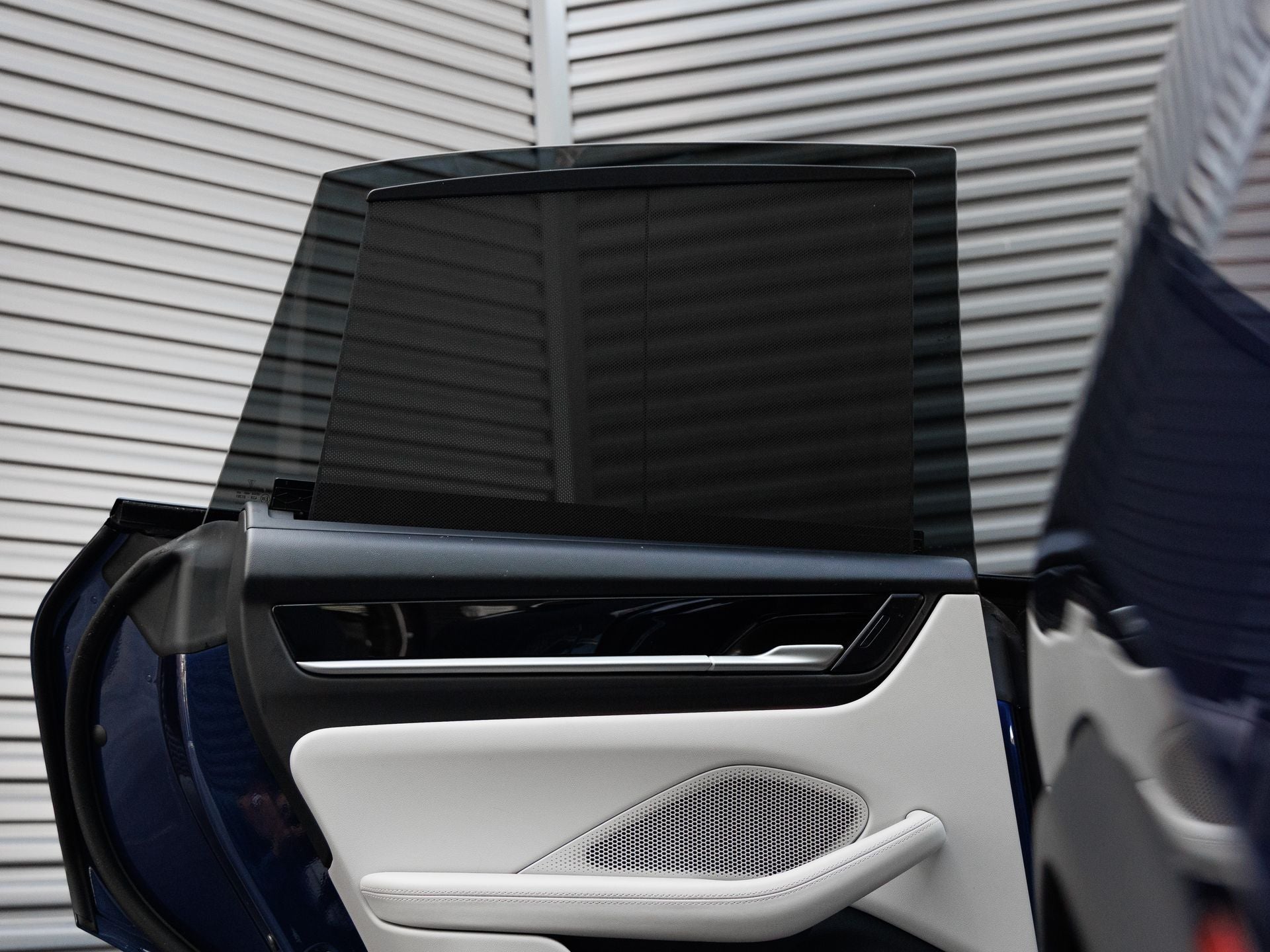 2025 Porsche Macan 4S Electric