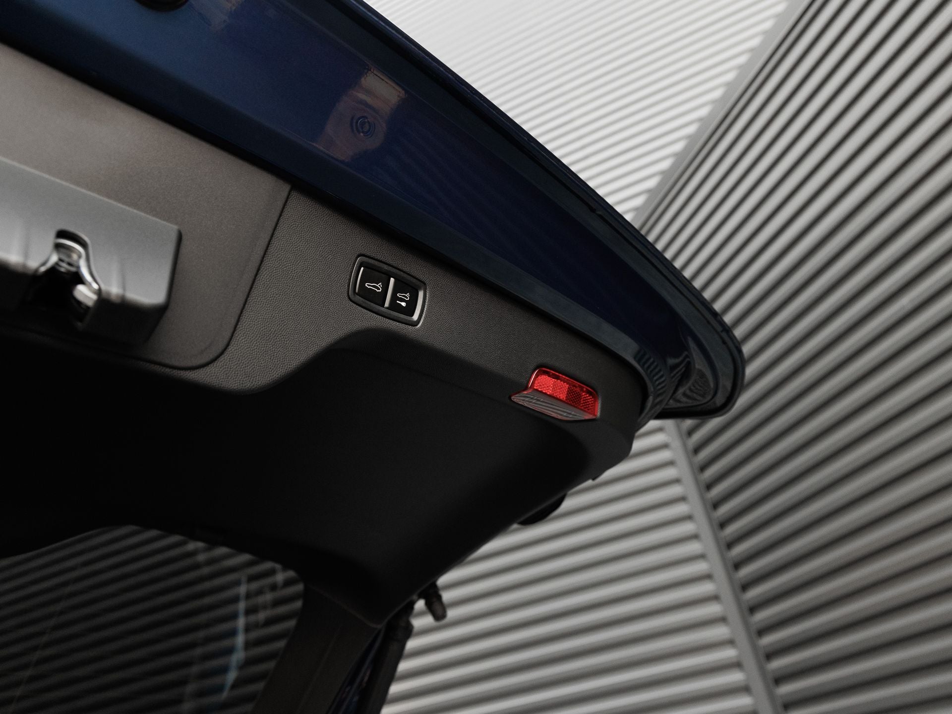 2025 Porsche Macan 4S Electric