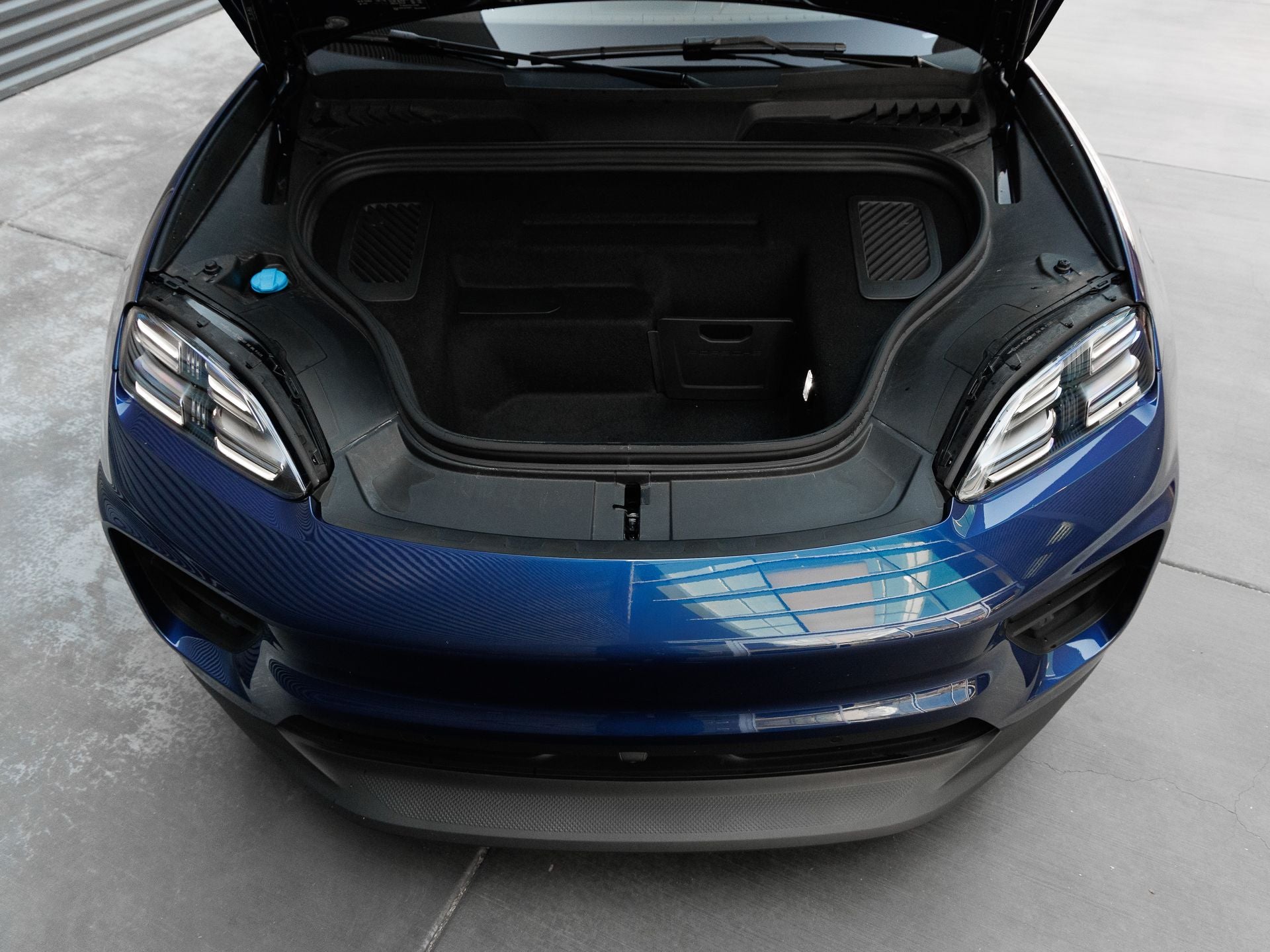 2025 Porsche Macan 4S Electric