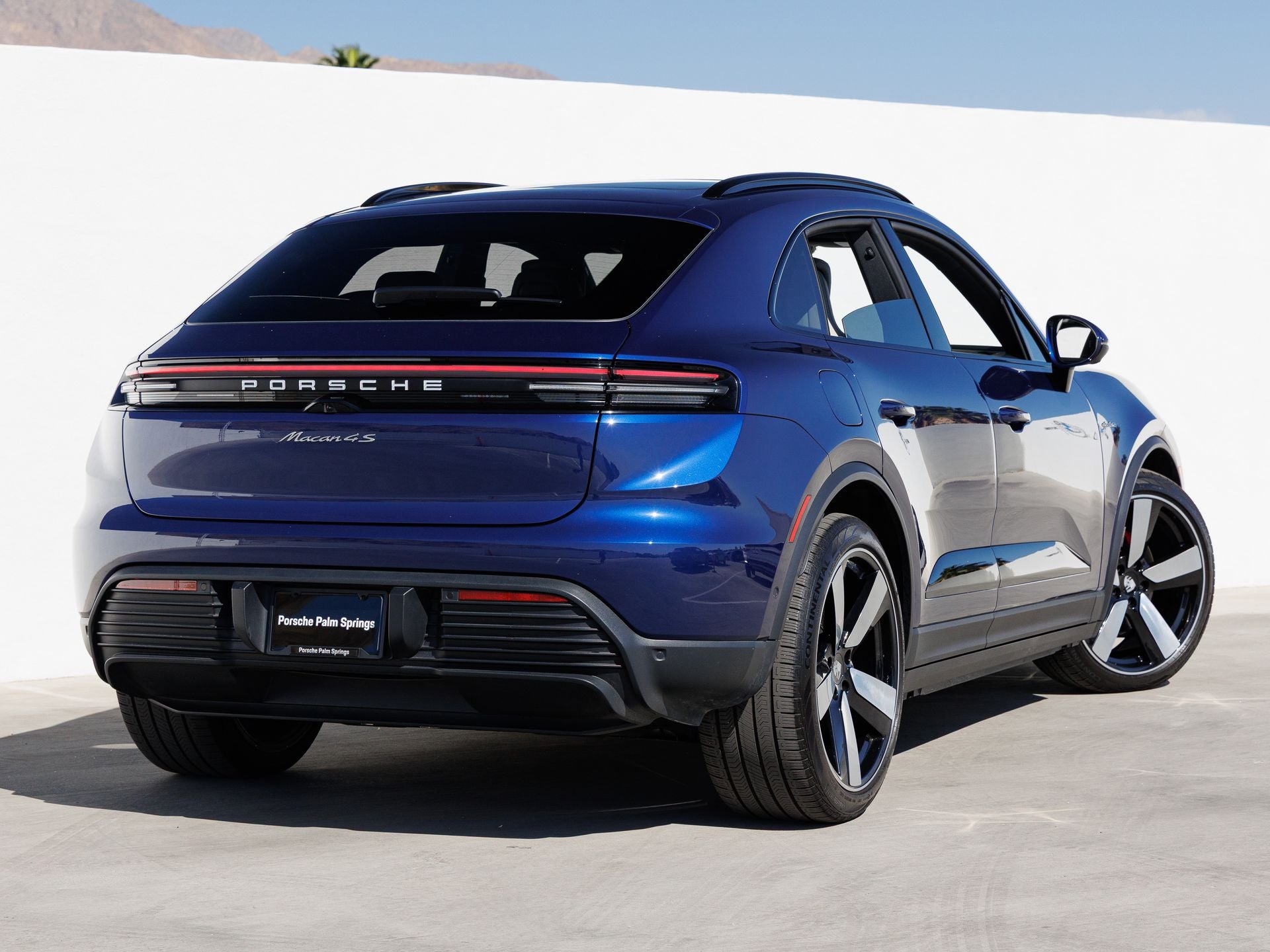 2025 Porsche Macan 4S Electric