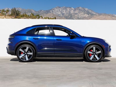 2025 Porsche Macan 4S Electric