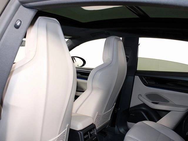 2025 Porsche Macan Macan 4S Electric