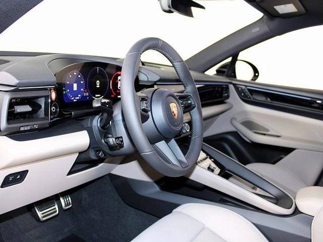 2025 Porsche Macan Macan 4S Electric