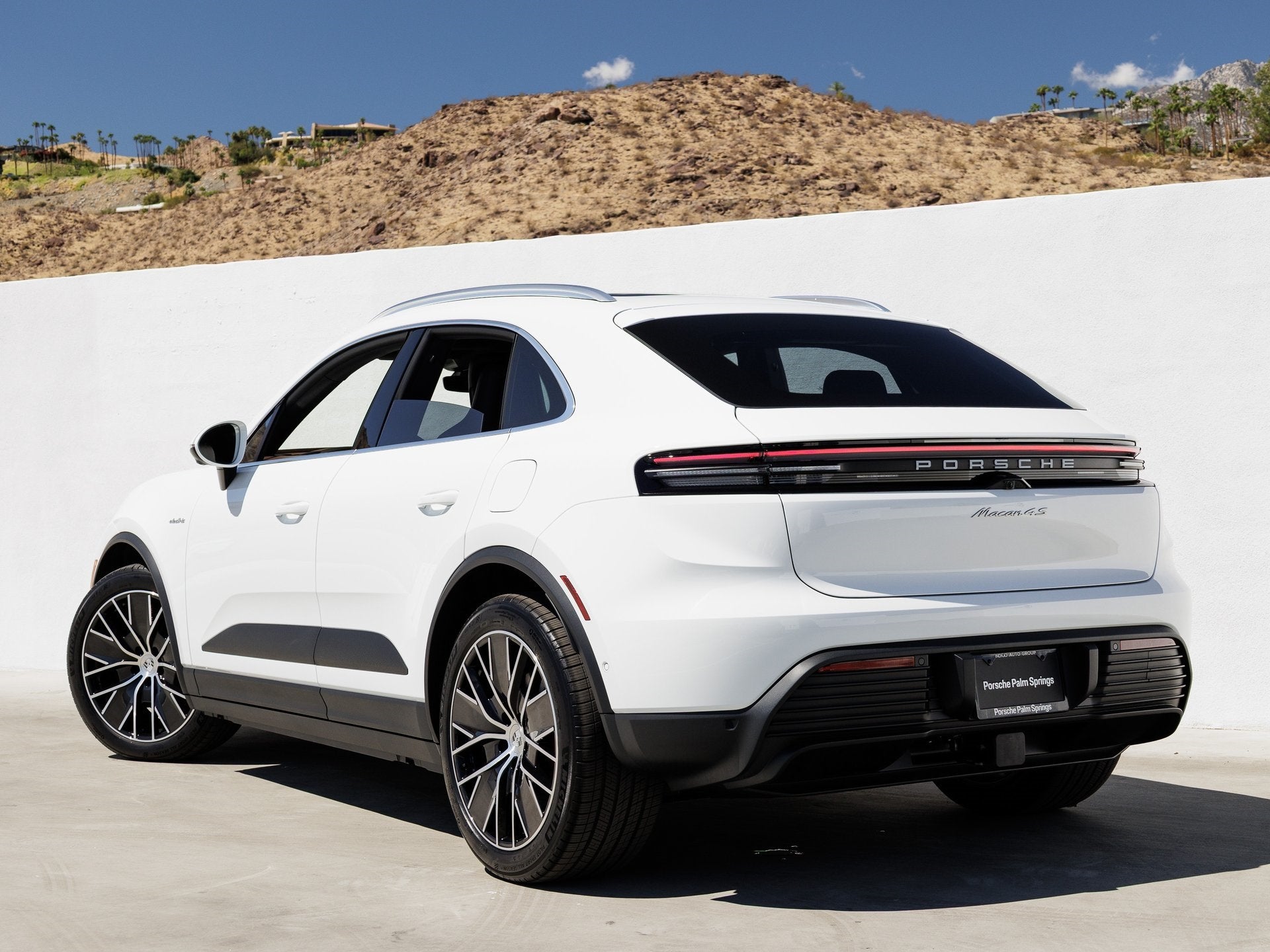 2025 Porsche Macan Macan 4S Electric
