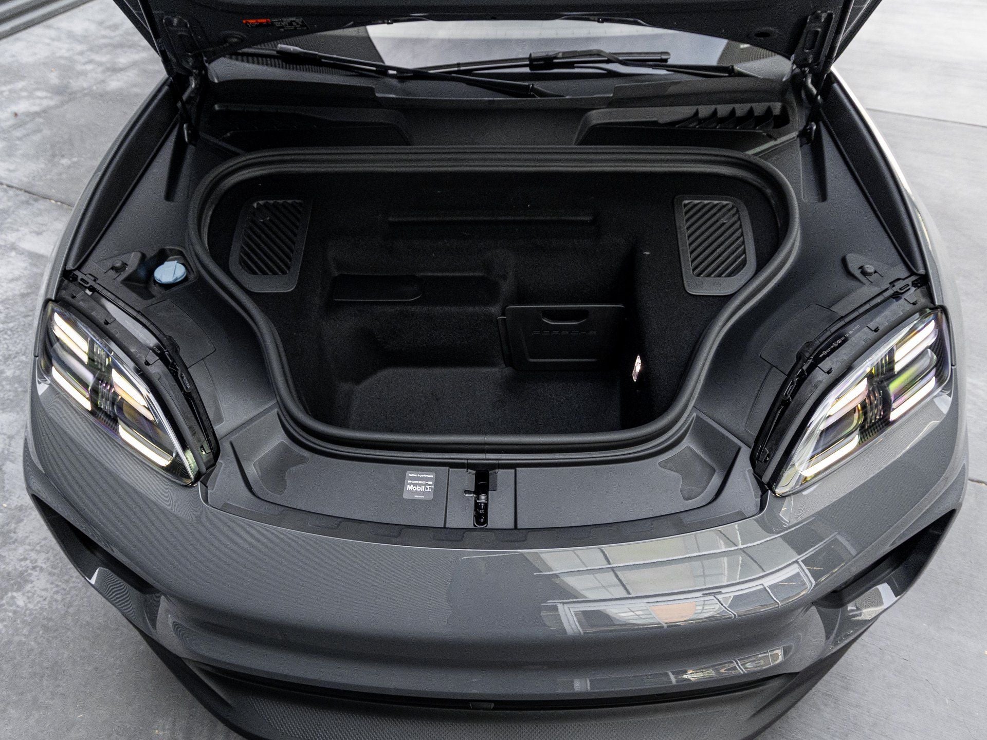 2026 Porsche Macan Macan 4S Electric