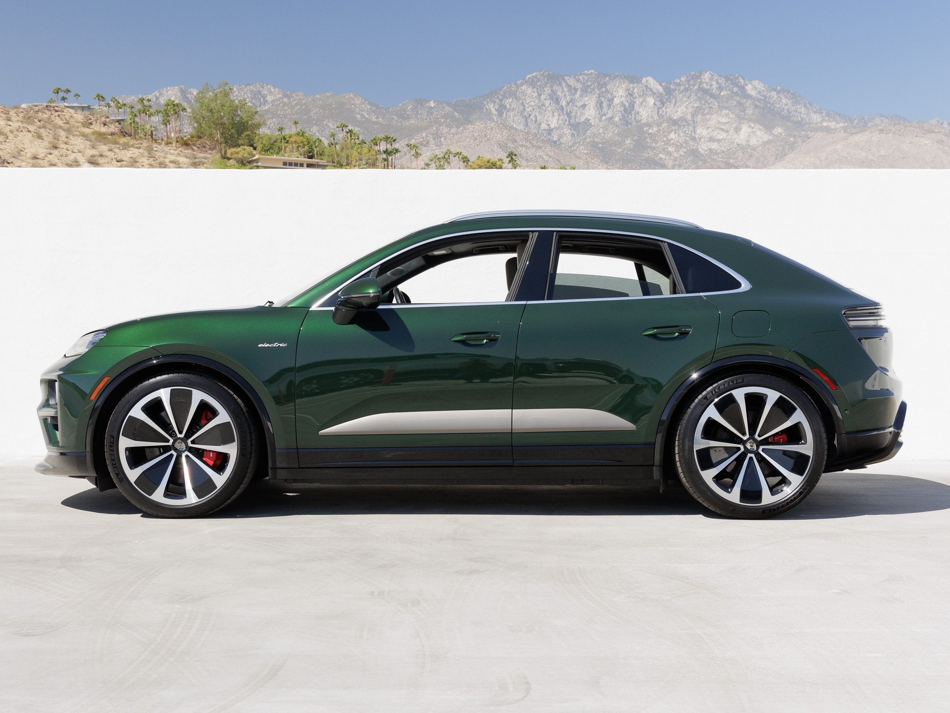 2024 Porsche Macan Macan Turbo Electric
