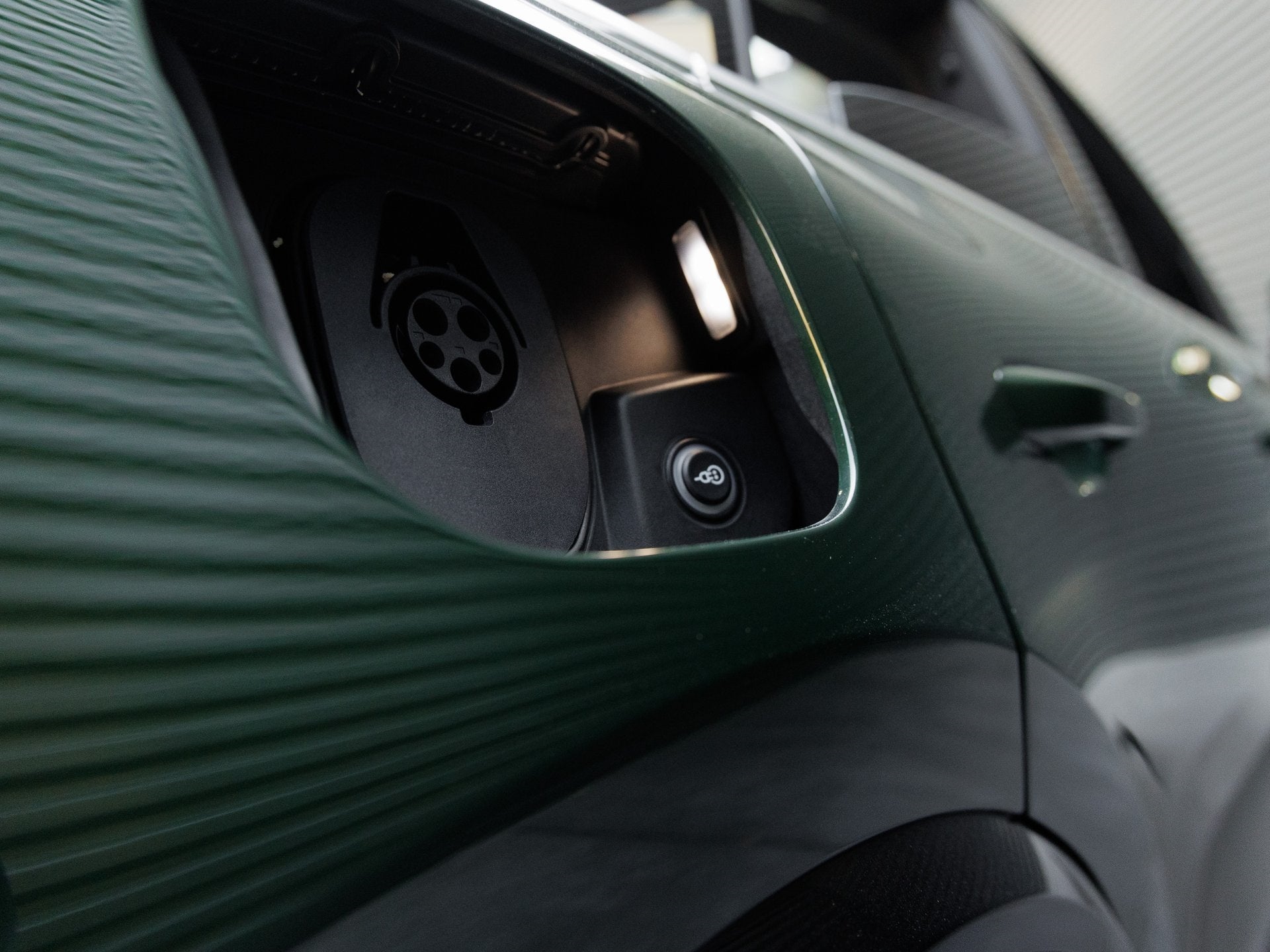 2024 Porsche Macan Macan Turbo Electric