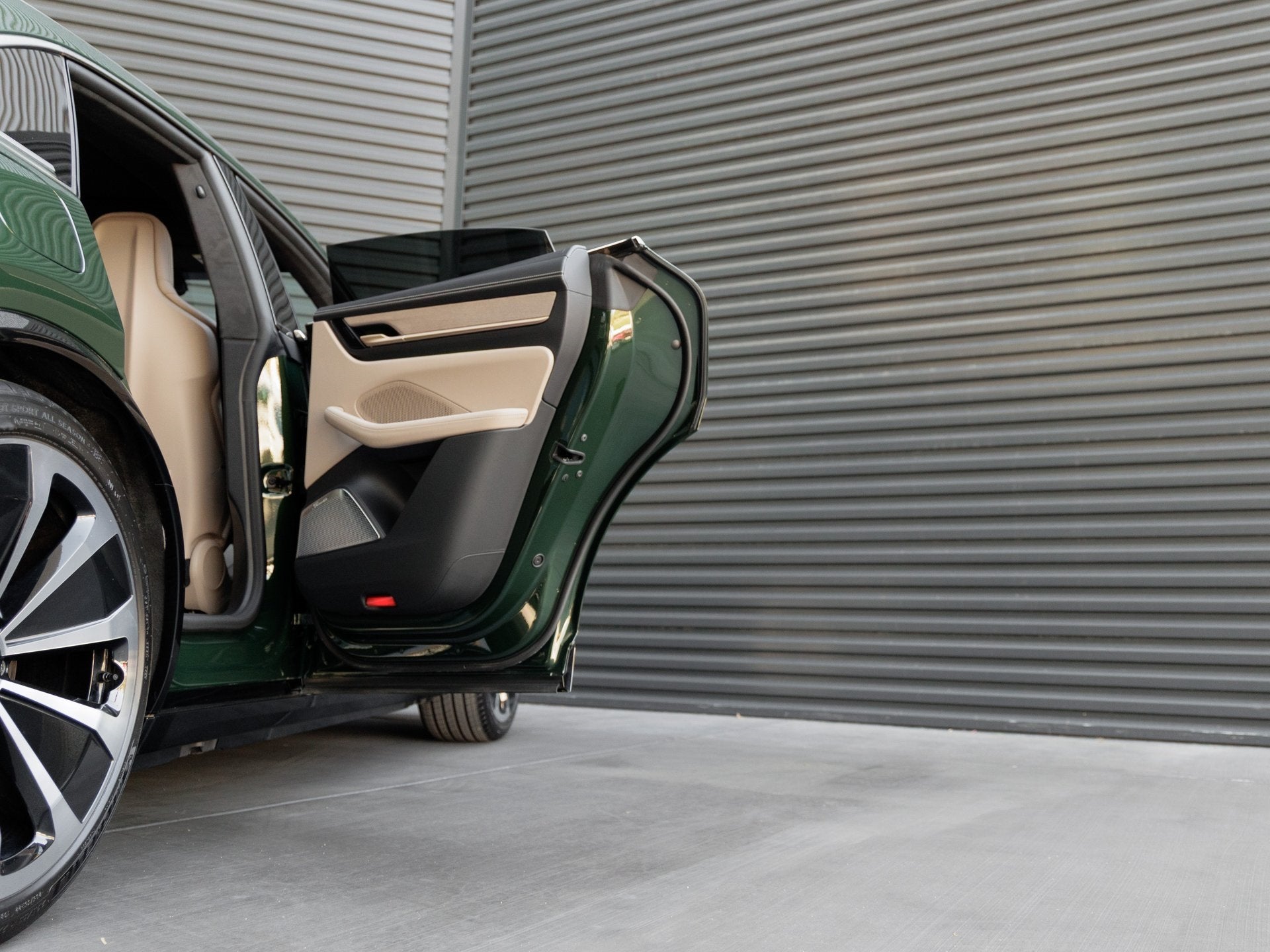 2024 Porsche Macan Macan Turbo Electric