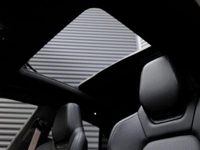 2024 Porsche Macan Macan Turbo Electric