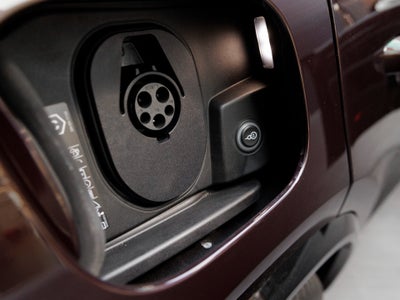 2024 Porsche Macan Macan Turbo Electric