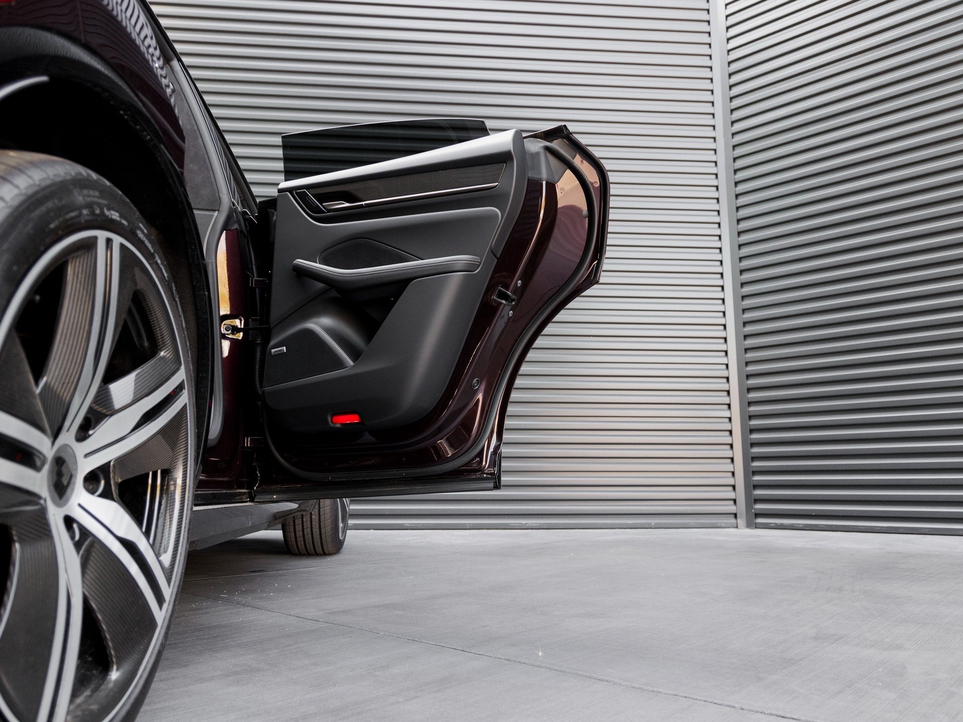 2024 Porsche Macan Macan Turbo Electric