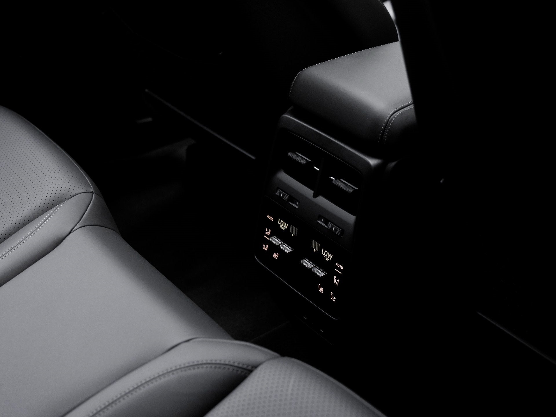 2024 Porsche Macan Macan Turbo Electric