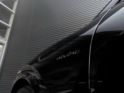 2025 Porsche Macan Macan Turbo Electric