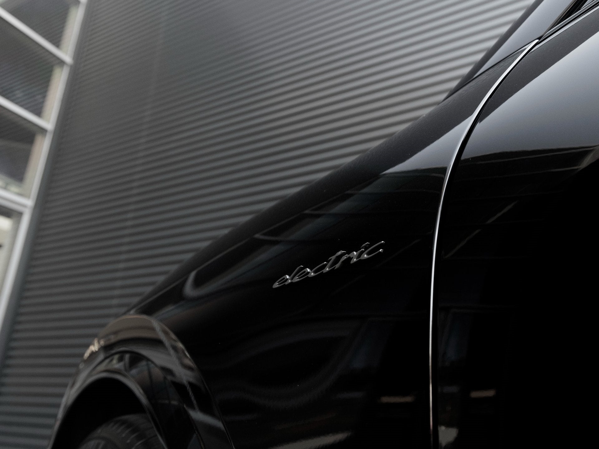 2025 Porsche Macan Macan Turbo Electric