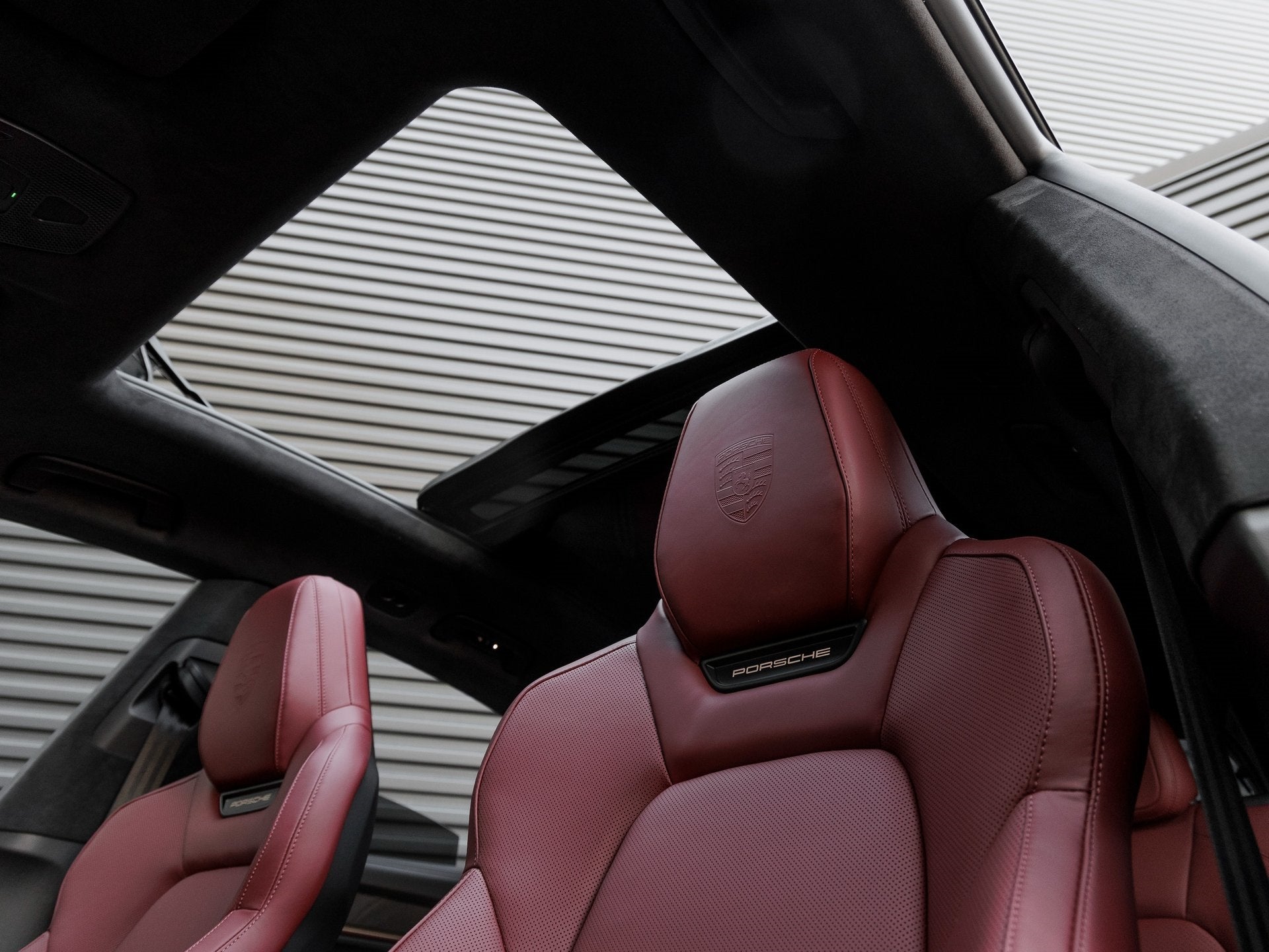 2025 Porsche Macan Macan Turbo Electric