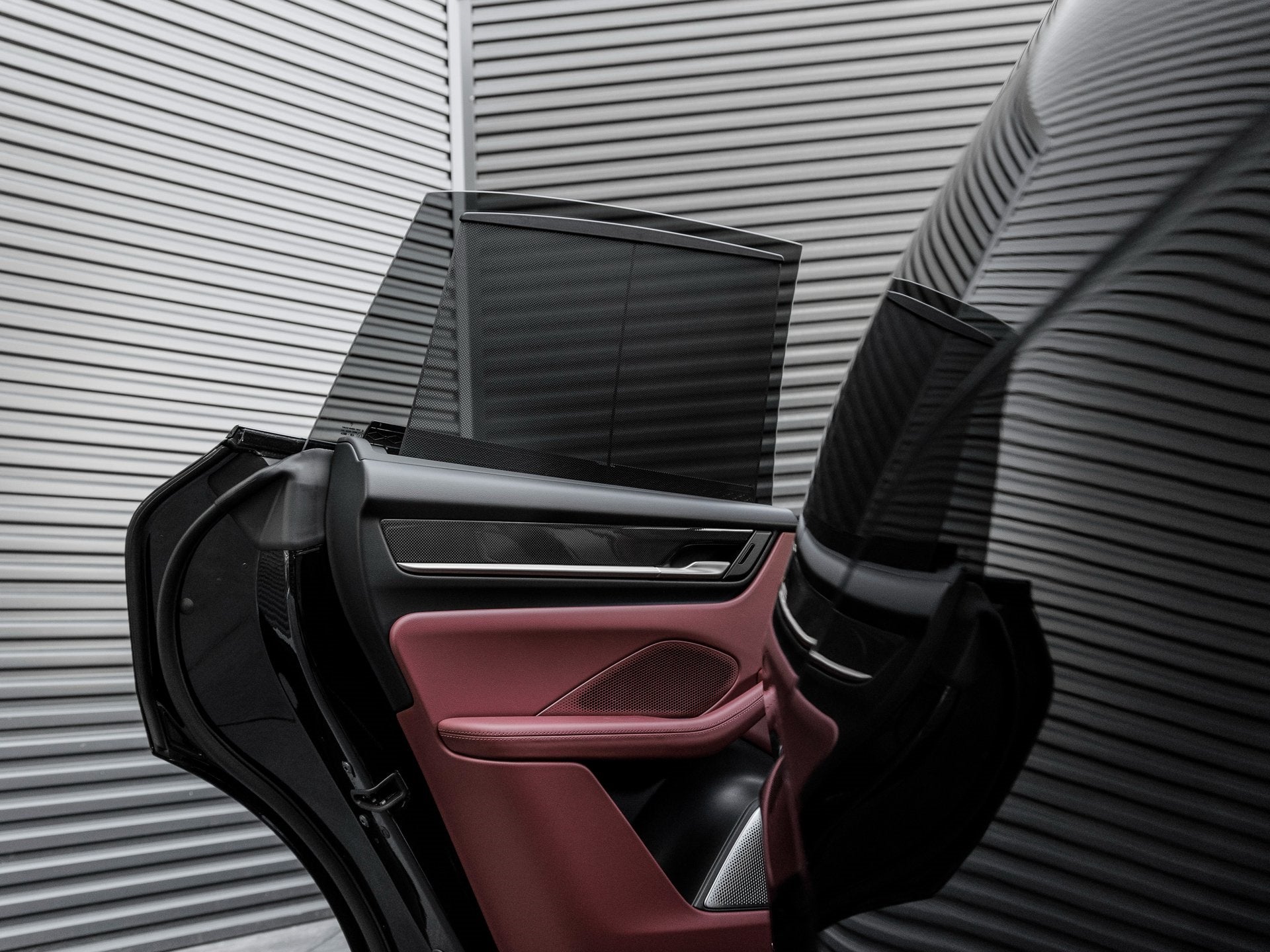 2025 Porsche Macan Macan Turbo Electric