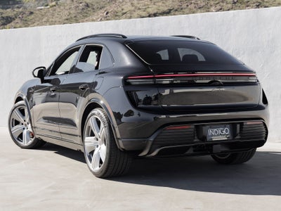 2025 Porsche Macan Macan Turbo Electric