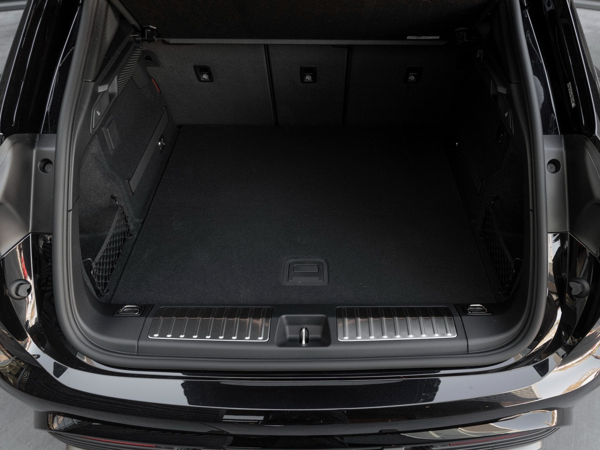 2025 Porsche Macan Macan Turbo Electric