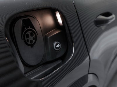 2025 Porsche Macan Macan Turbo Electric