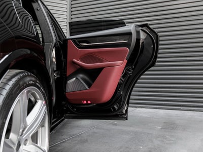 2025 Porsche Macan Macan Turbo Electric