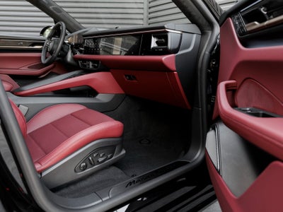 2025 Porsche Macan Macan Turbo Electric