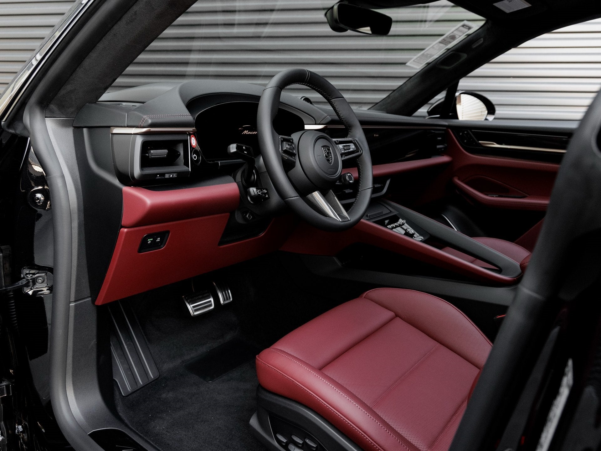 2025 Porsche Macan Macan Turbo Electric