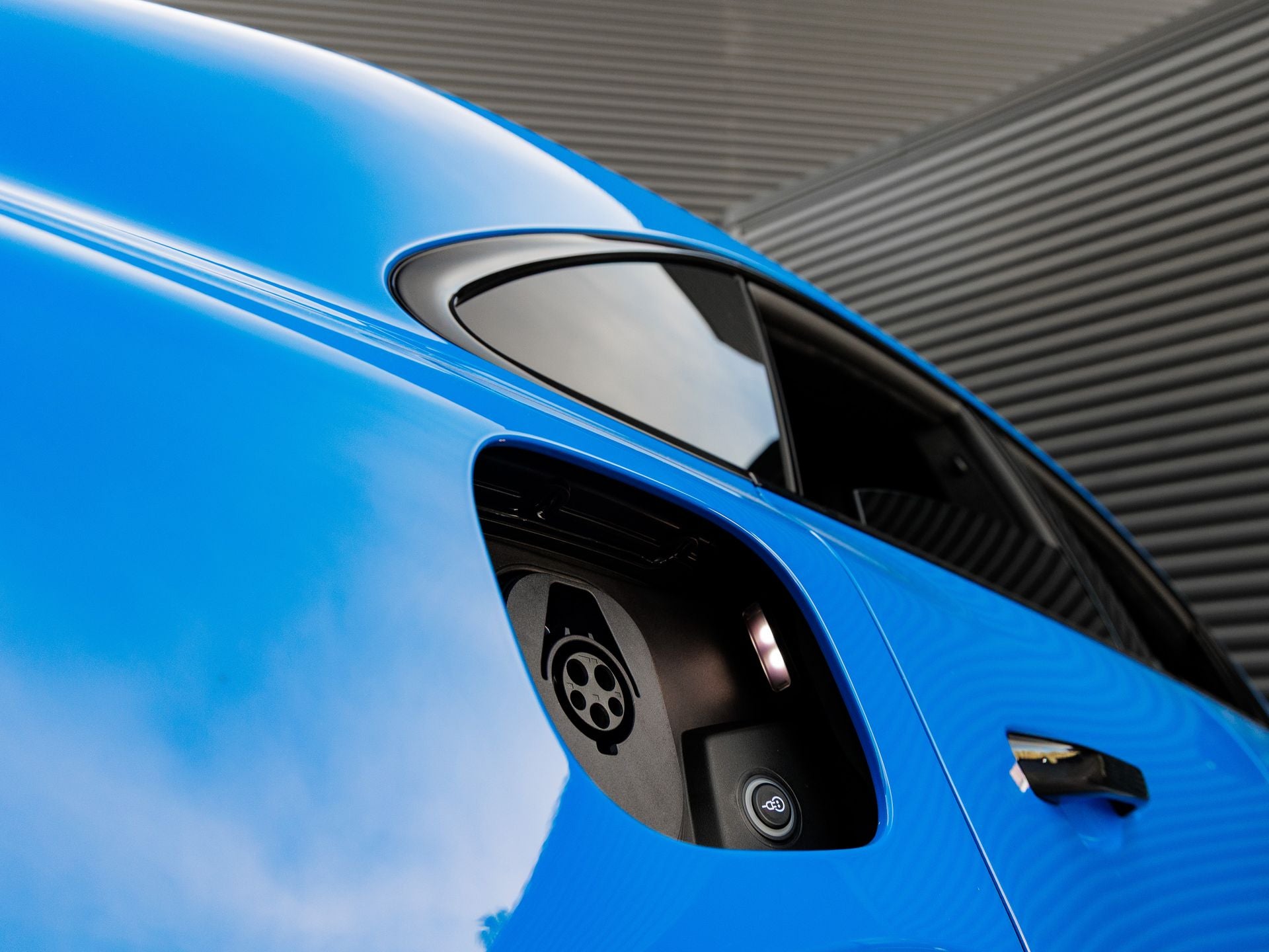 2026 Porsche Macan Macan Turbo Electric