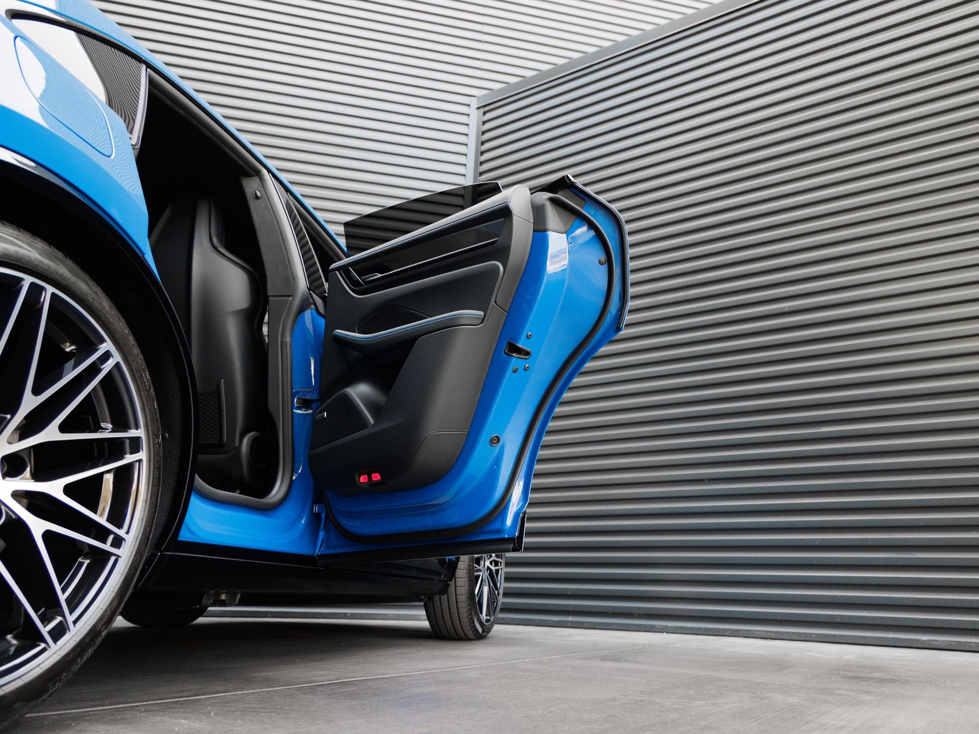 2026 Porsche Macan Macan Turbo Electric