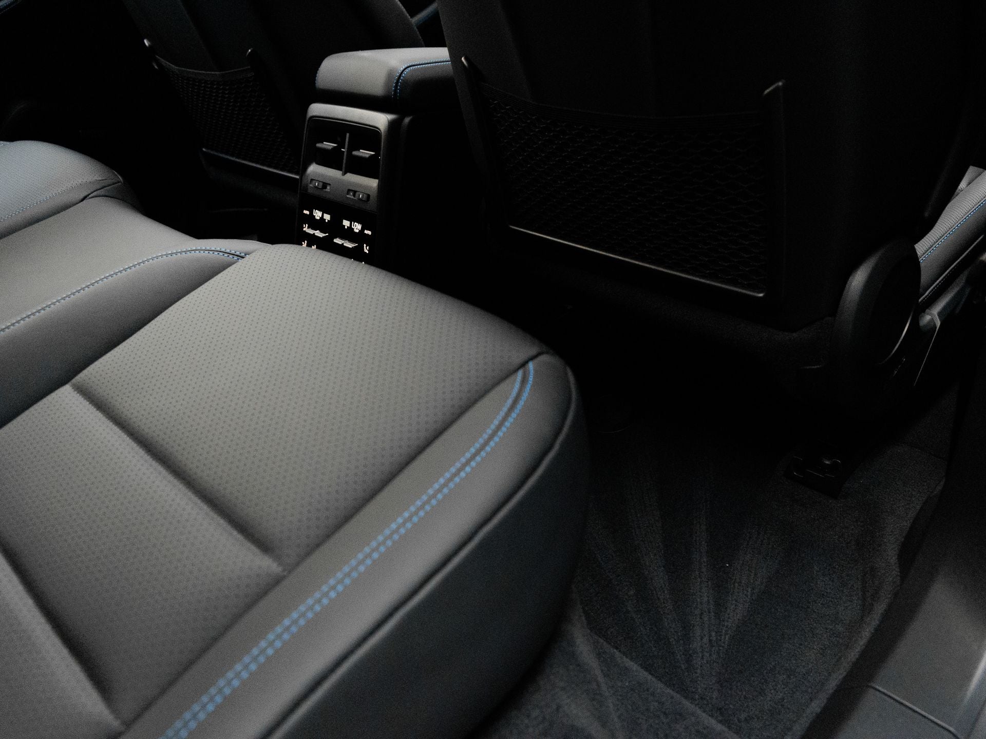2026 Porsche Macan Macan Turbo Electric