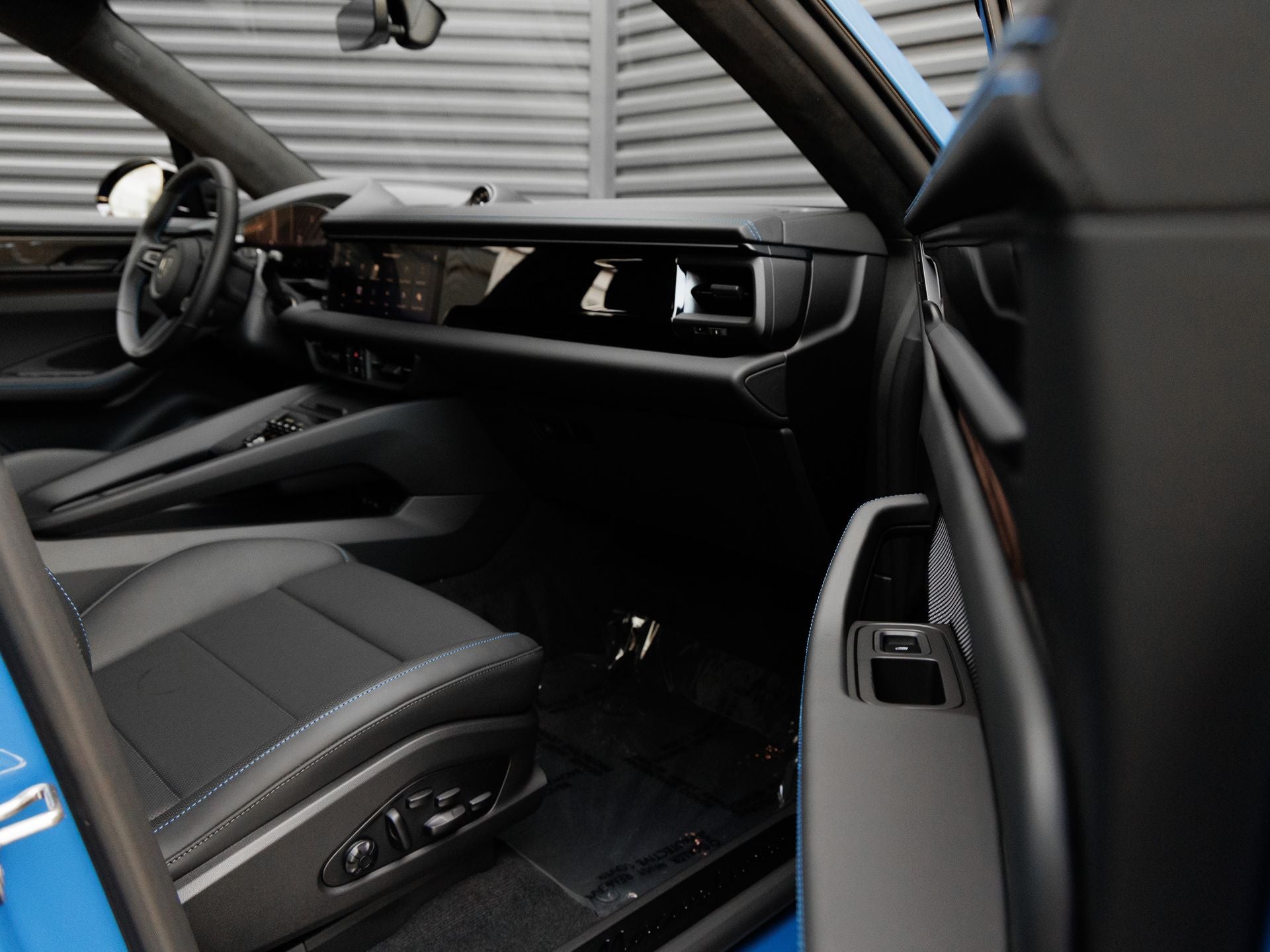 2026 Porsche Macan Macan Turbo Electric