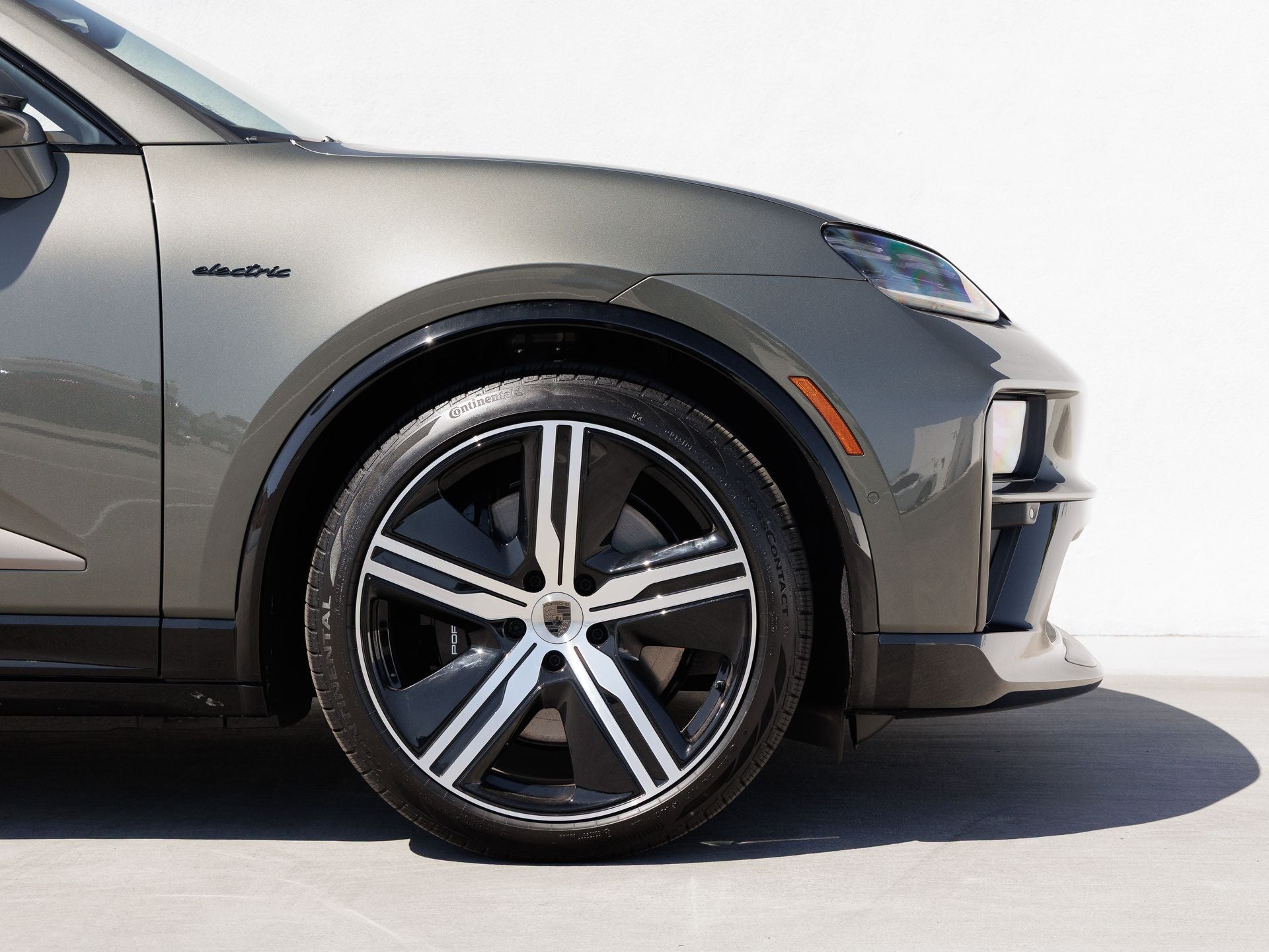 2026 Porsche Macan Macan Turbo Electric