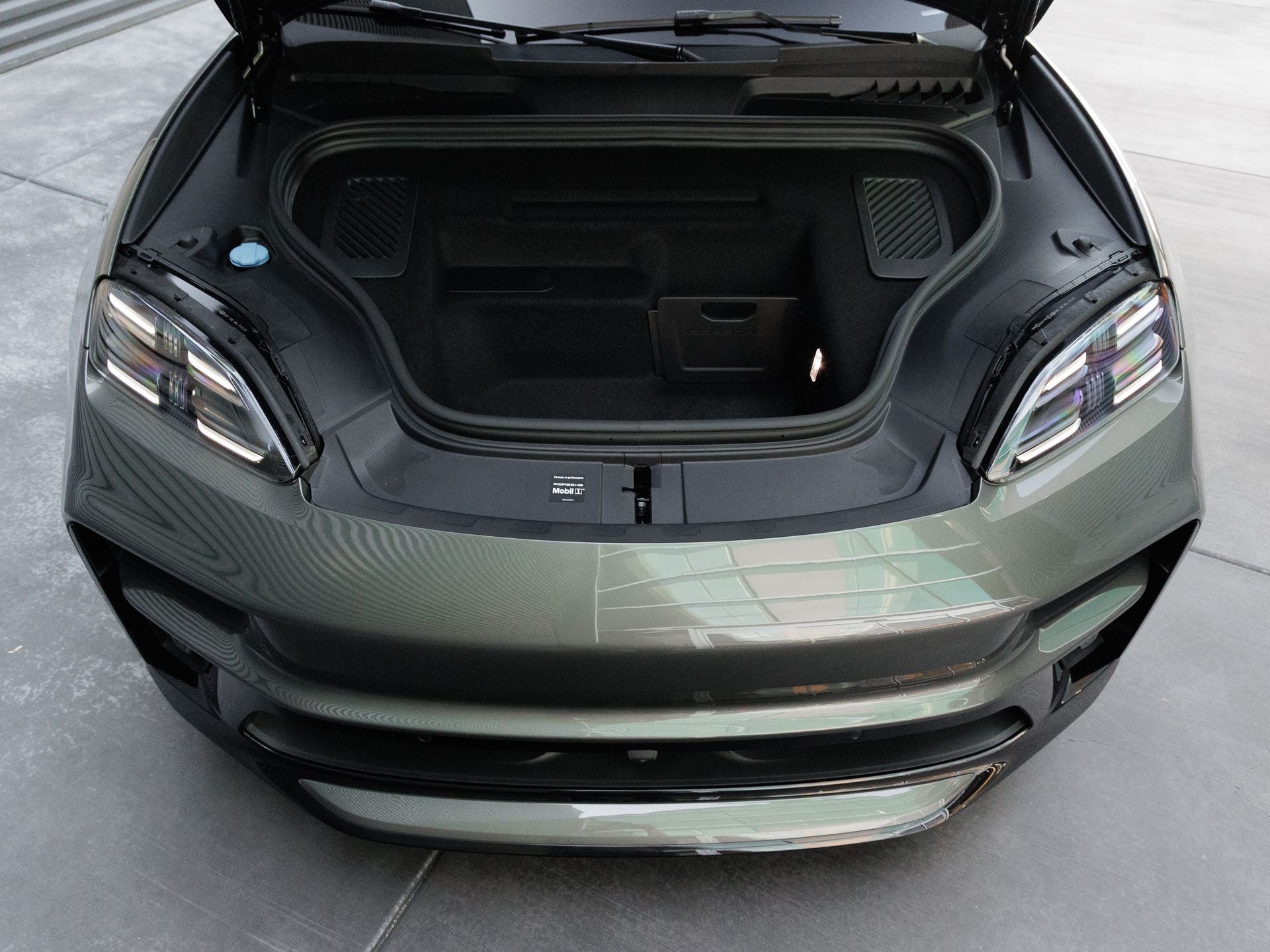 2026 Porsche Macan Macan Turbo Electric