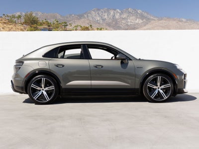 2026 Porsche Macan Macan Turbo Electric
