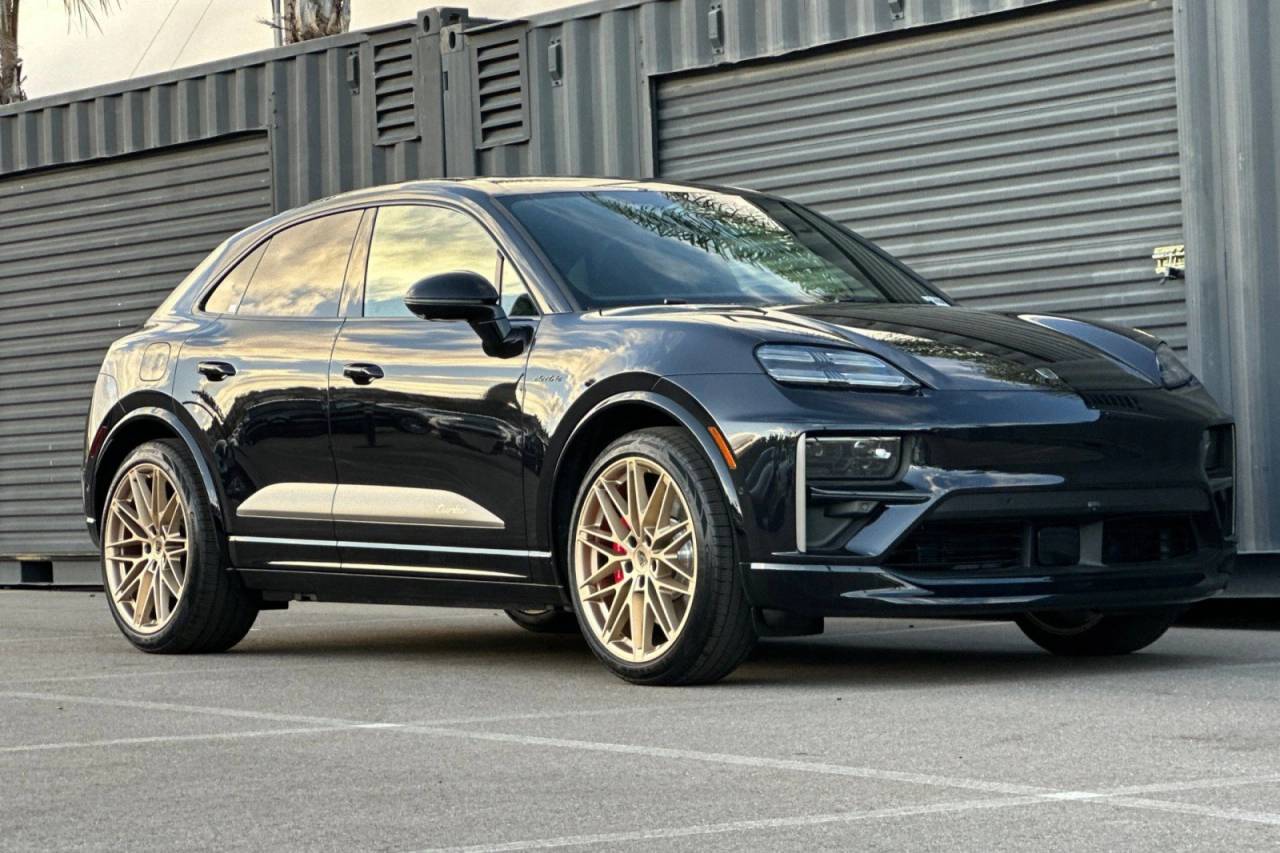 2026 Porsche Macan Macan Turbo Electric