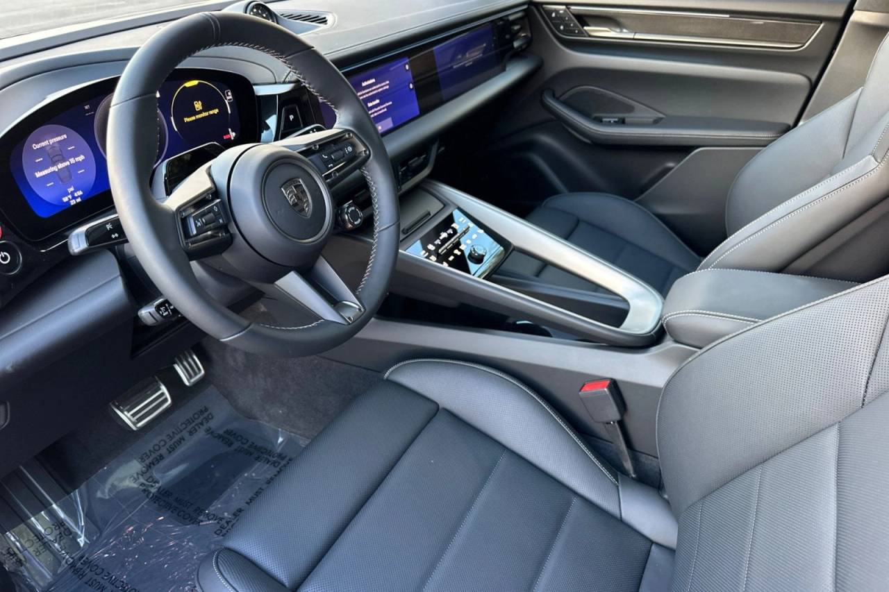 2026 Porsche Macan Macan Turbo Electric