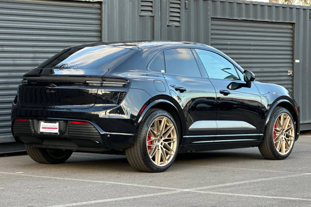 2026 Porsche Macan Macan Turbo Electric