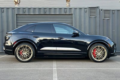 2026 Porsche Macan Macan Turbo Electric
