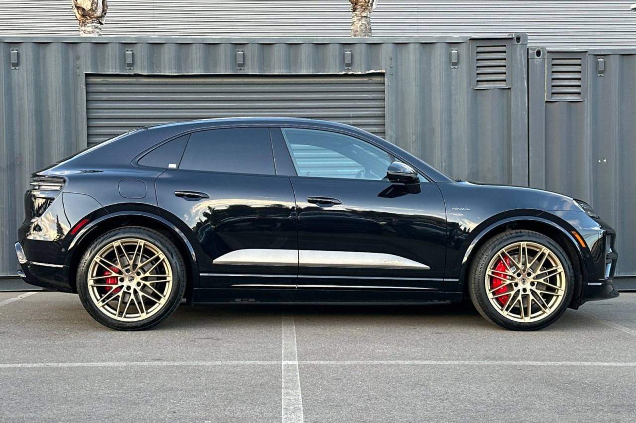 2026 Porsche Macan Macan Turbo Electric