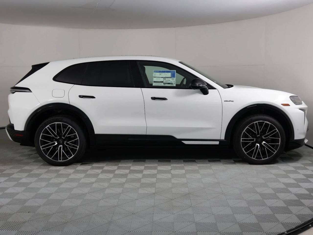 2026 Porsche Cayenne Cayenne Turbo Electric