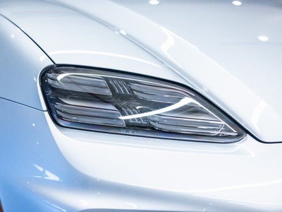 2025 Porsche Macan Electric Base